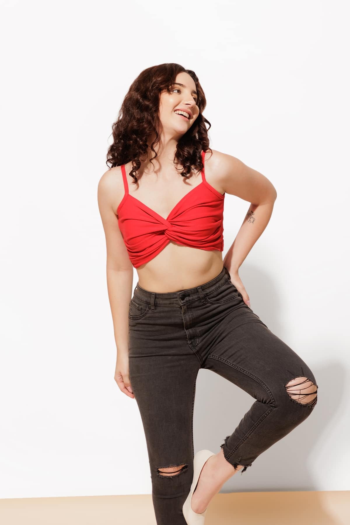 Women’s Red Twist Cotton Crop Top – Modern Fit